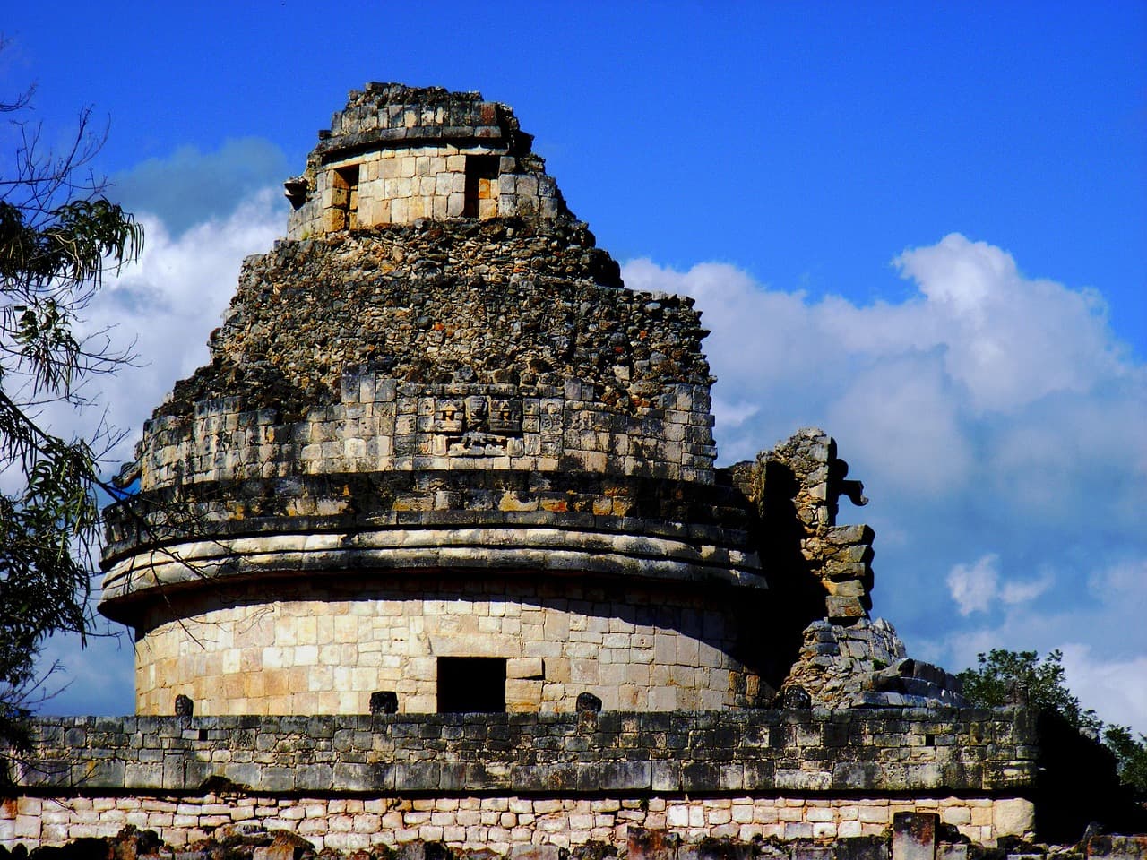 Pirámide de un templo maya en México, en el chat de Gustavo Díaz Ordáz