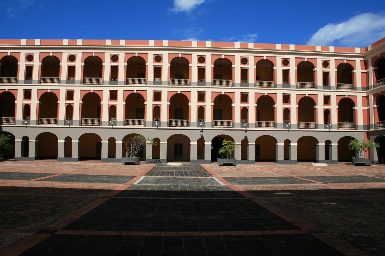 Edificio en Puerto Rico, en el chat de Maunabo