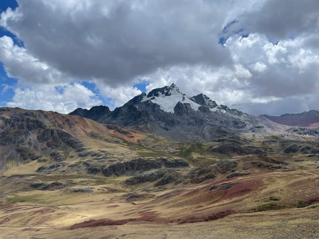 Cordillera con nubes en el cielo, en el chat de Satipo