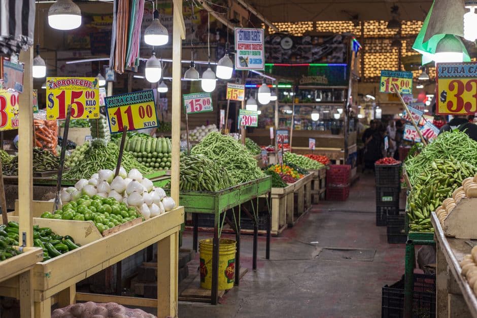 Vibrante mercado local en México, en la sala de chat de Ciudad Juárez