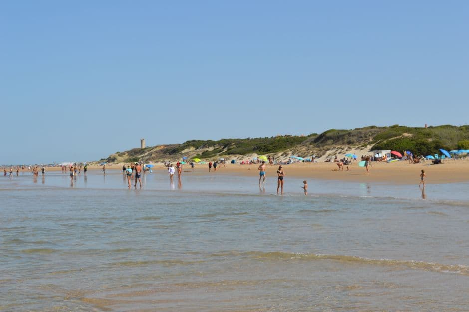 Playa de verano en la costa de Andalucía, en la sala de chat de Chiclana de la Frontera