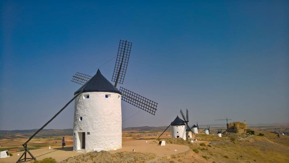 Molinos de viento españoles típicos, en la sala de chat de Ingenio