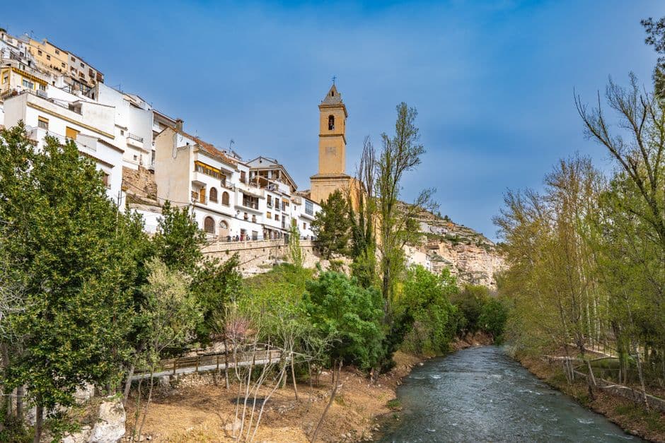 Paisaje rural español en Alcalá del Jucar, en la sala de chat de San Andrés del Rabanedo