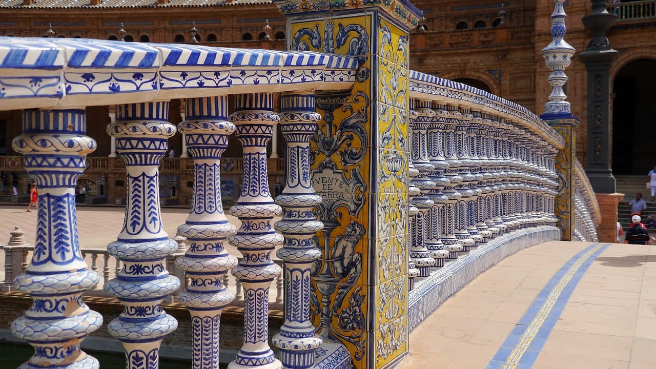 Plaza de España de Sevilla, en la sala de chat de Llíria
