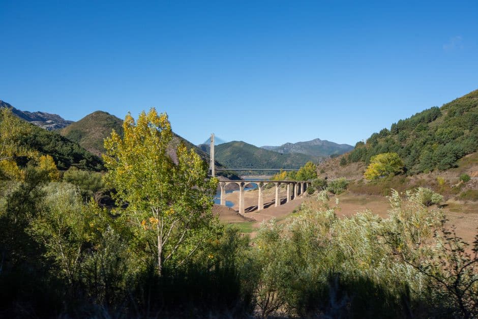 Puente en un paisaje natural, en la sala de chat de Valle de Egüés