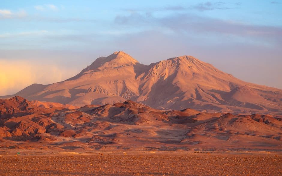 Montañas en el desierto de Atacama al atardecer, en la sala de chat de Antofagasta