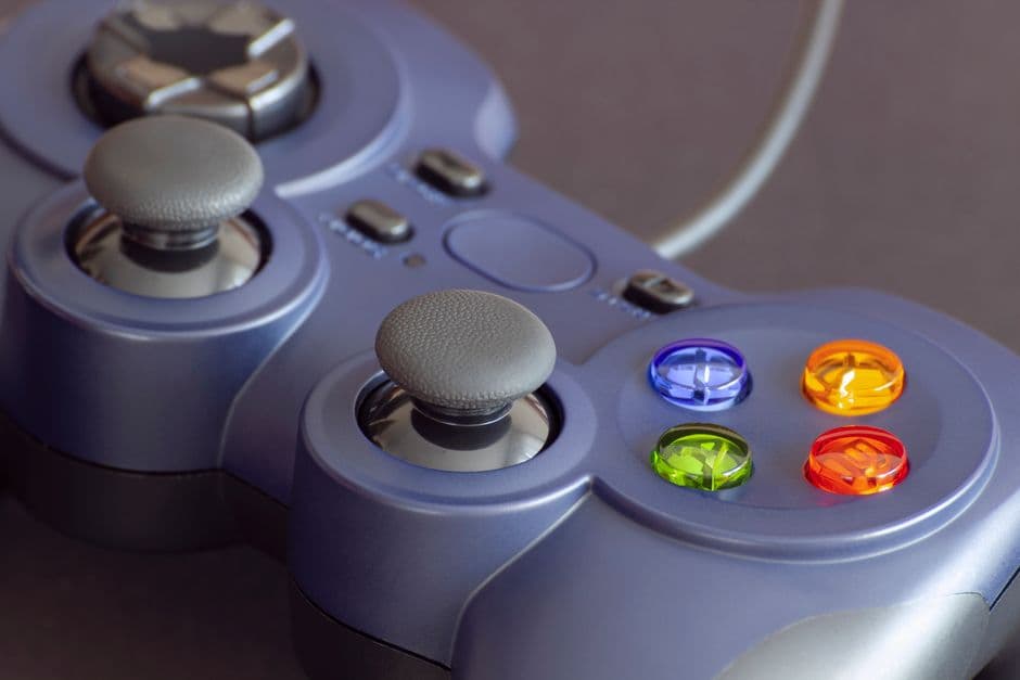 Control de videojuego macro, botones iluminados, en la sala de chat de Elden Ring