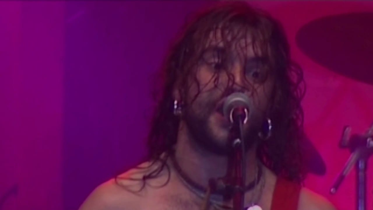 Miniatura del vídeo «Marea - Con la camisa rota/Trasegando (Directo)»