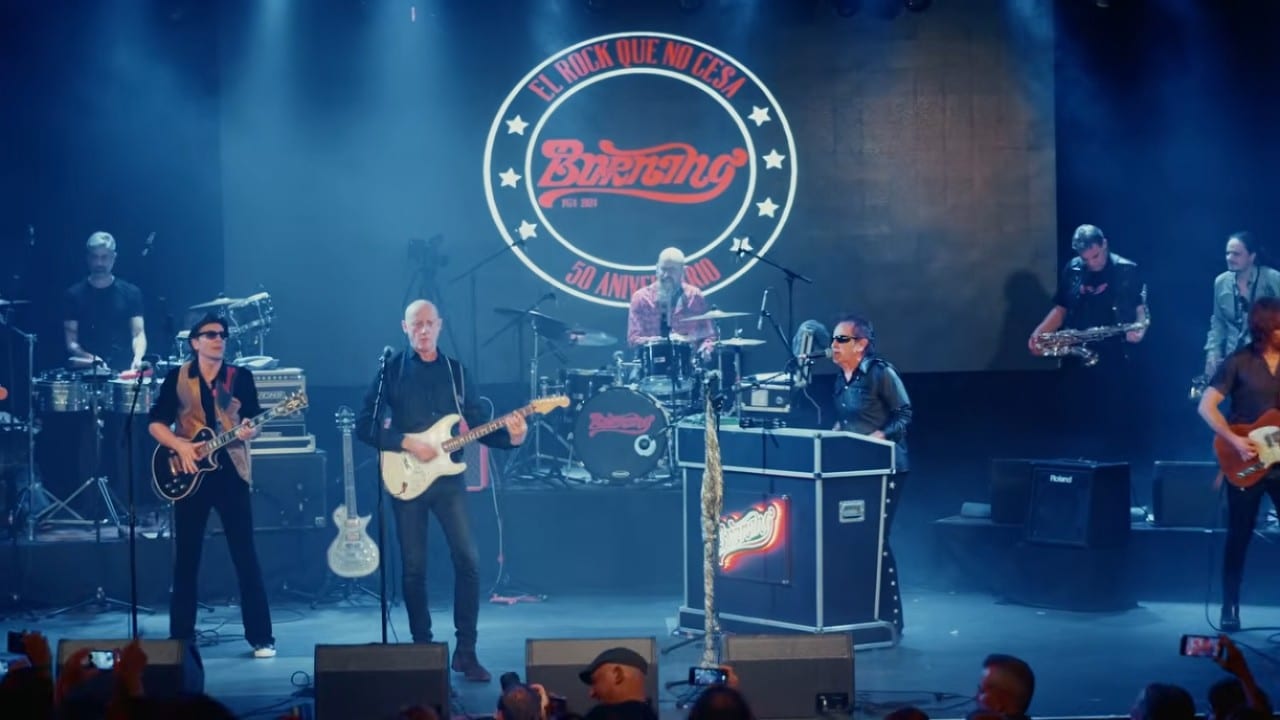 Miniatura del vídeo «Burning - Esto es un atraco (feat. Ilegales) (En directo - 50 Aniversario)»